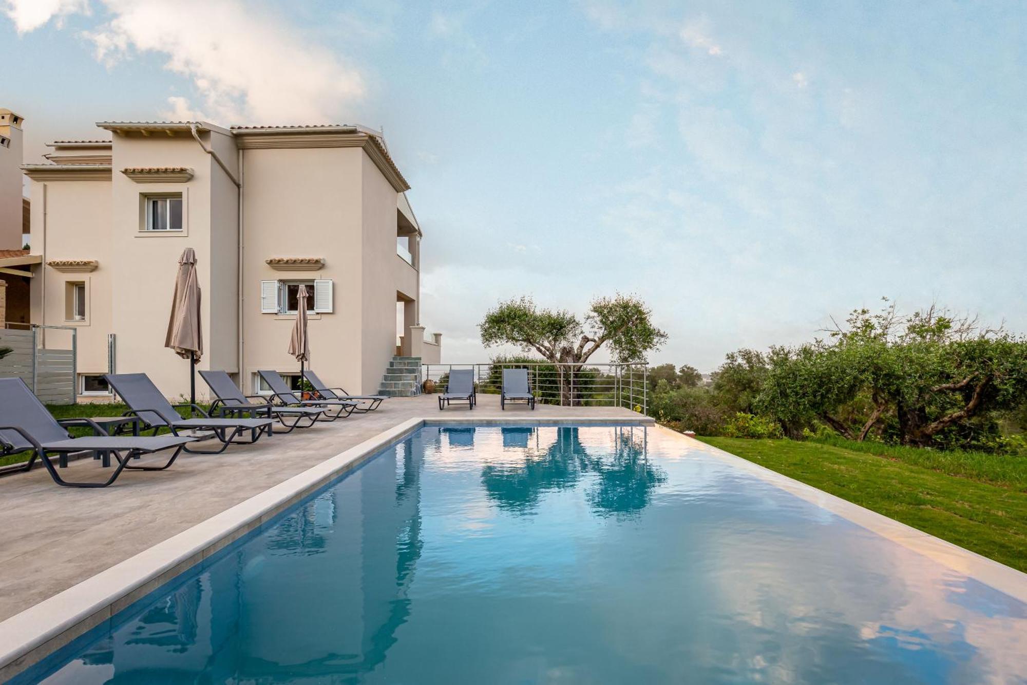 Avra House Villa